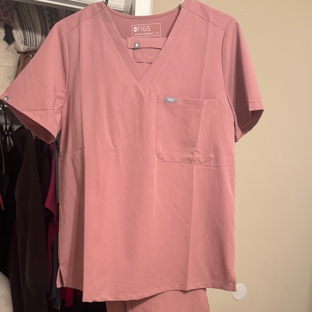 Figs Scrub Set (top + bottom) Dusty Pink